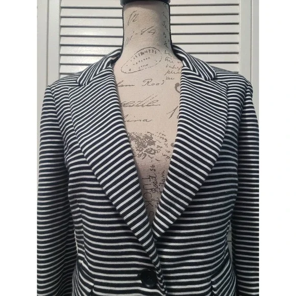 BCBG Maxazria Natalia Striped Blazer Women's Large Black & White Single Breasted - Picture 2 of 9